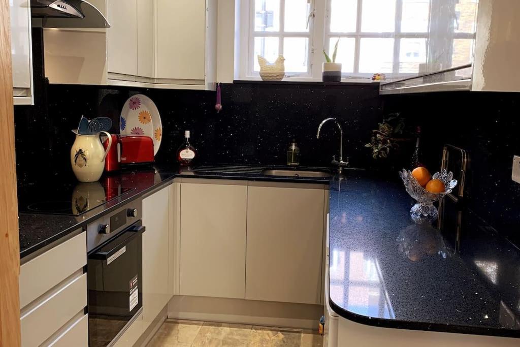 Stylish And Cosy 3 Bedroom Appartment Londra Exterior foto